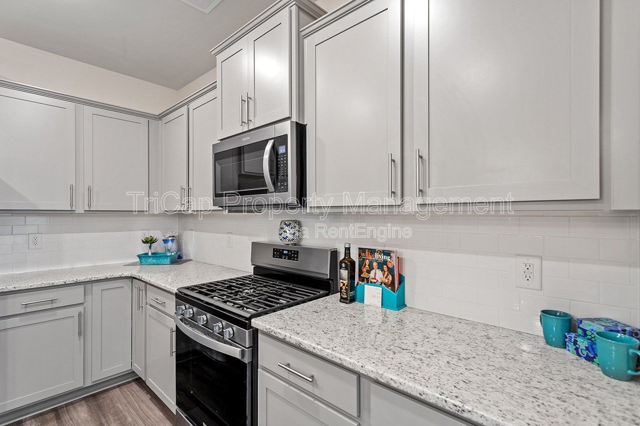 Raleigh:  3 Bedroom Townhome with Garage property image