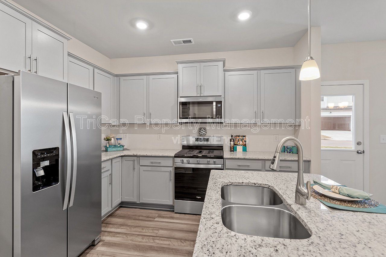 Raleigh:  3 Bedroom Townhome with Garage property image