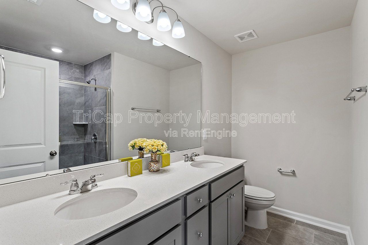 Raleigh:  3 Bedroom Townhome with Garage property image