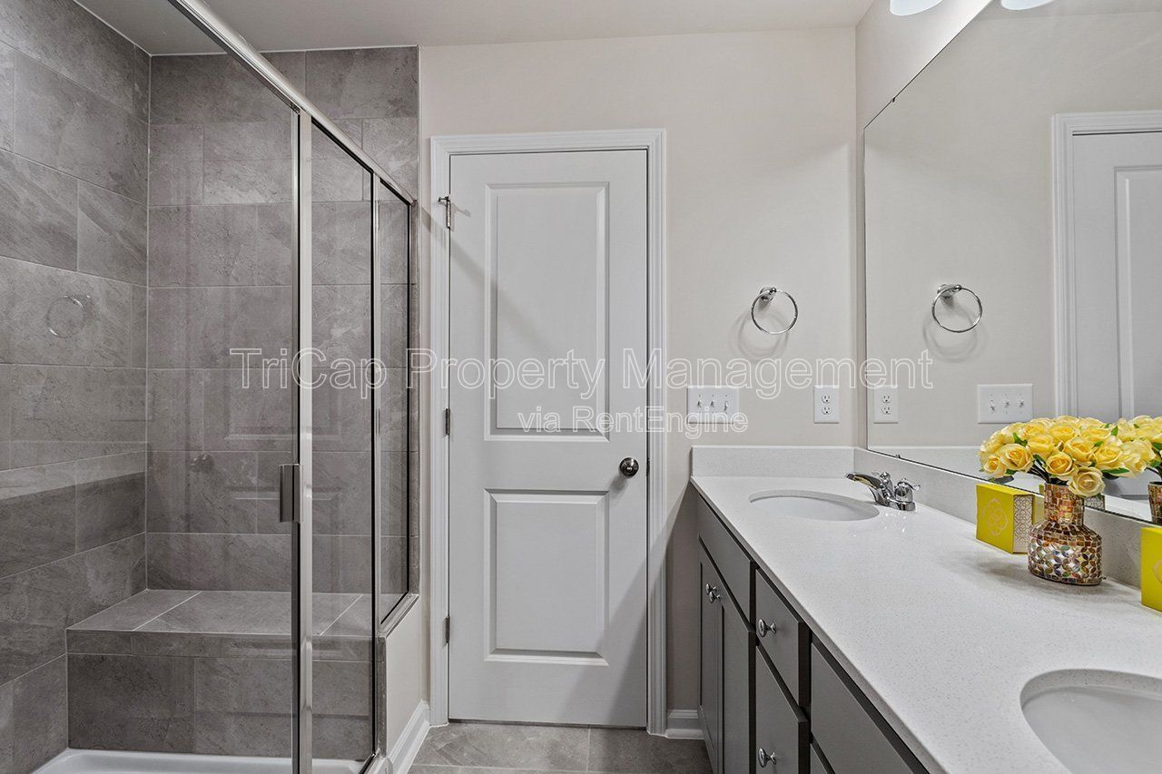 Raleigh:  3 Bedroom Townhome with Garage property image