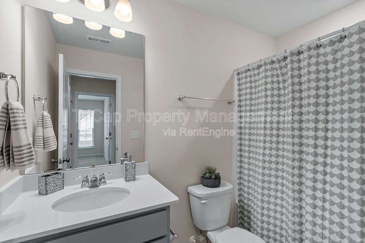 Raleigh:  3 Bedroom Townhome with Garage property image