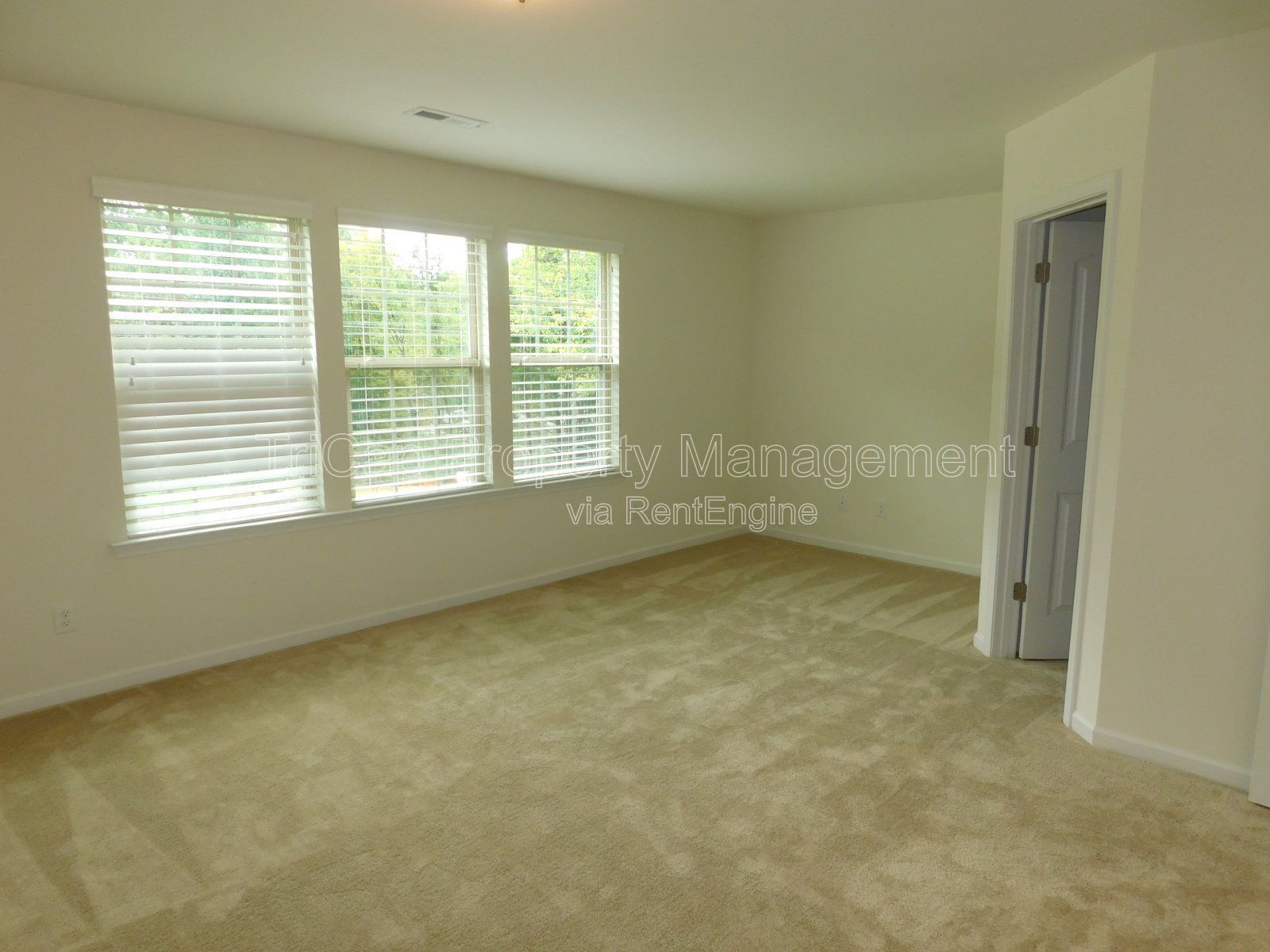 3 Bedroom Raleigh Townhome in Fieldstone Crossing property image