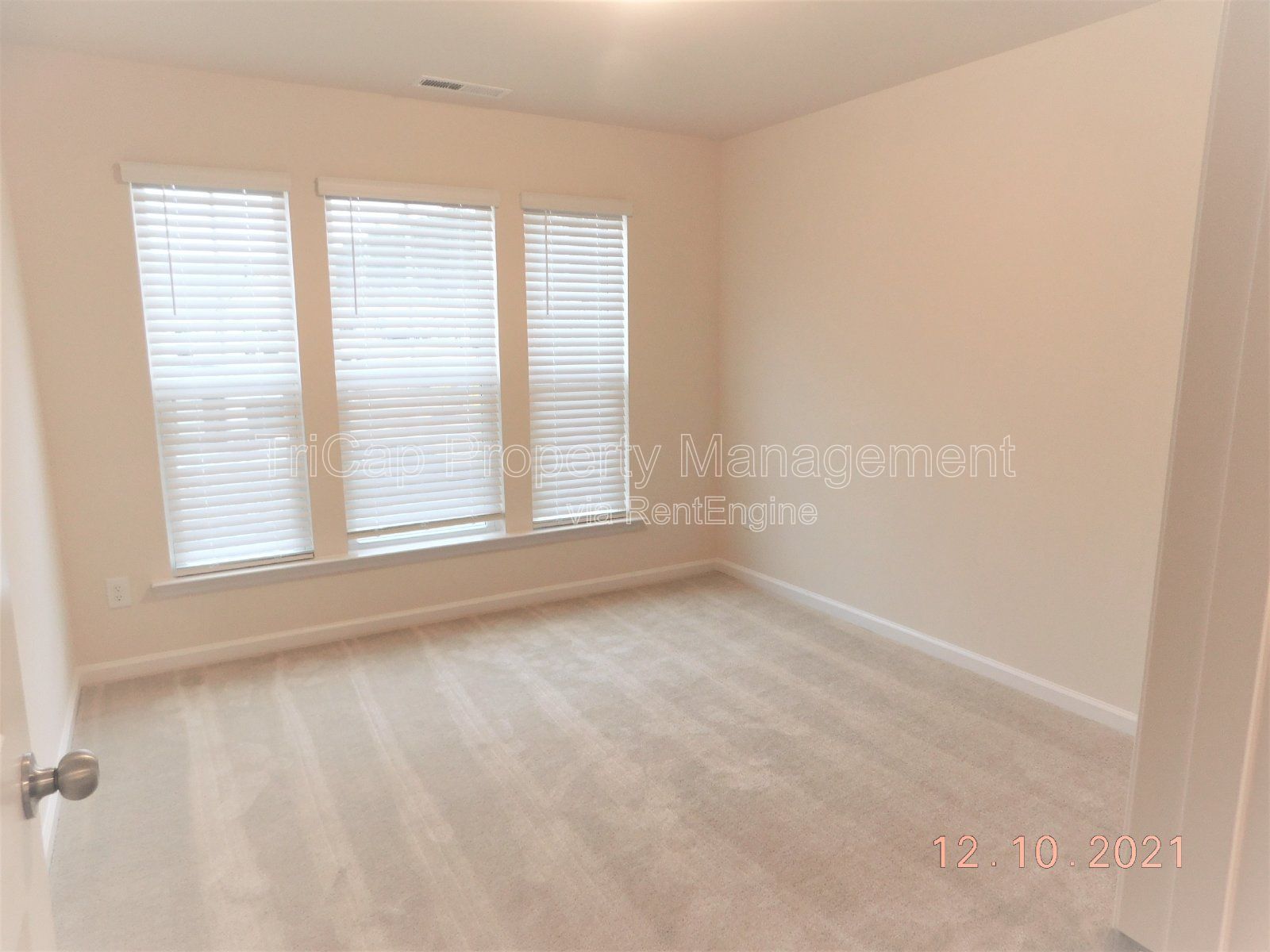 End Unit Townhome 3 Bedroom plus Garage in Garner property image