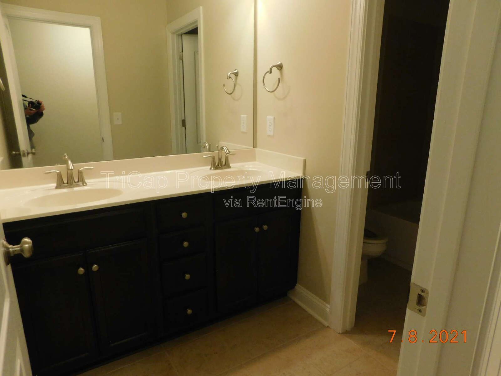 End Unit 3 Bedroom North Raleigh - Allyns Landing property image